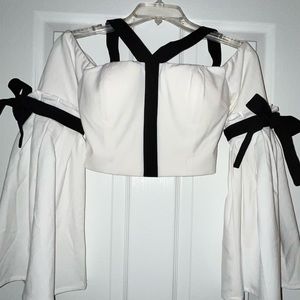 Ammo brand new white top with black bows size Small